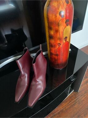 THE ROW burgundy leather ankle boots. Pointed toe. . SIZE 12. $1850 Brand New